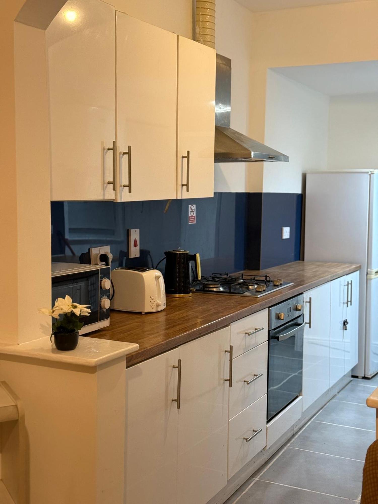 3 Bedroom Terraced Home Ноттингем Экстерьер фото