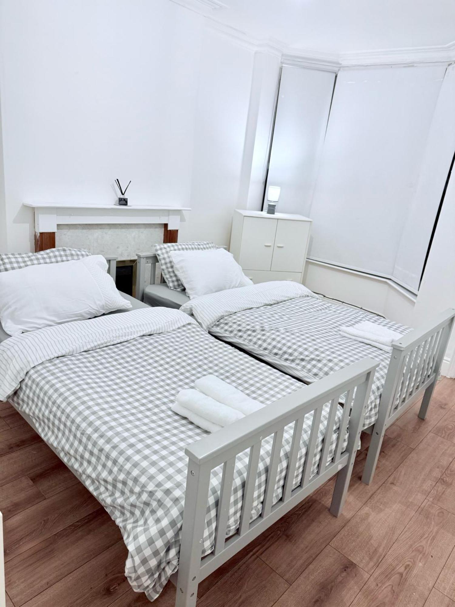 3 Bedroom Terraced Home Ноттингем Экстерьер фото